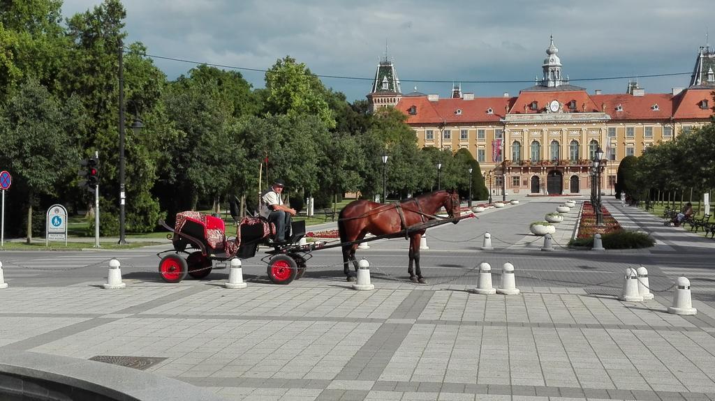 Guest House Relić Sombor Zewnętrze zdjęcie